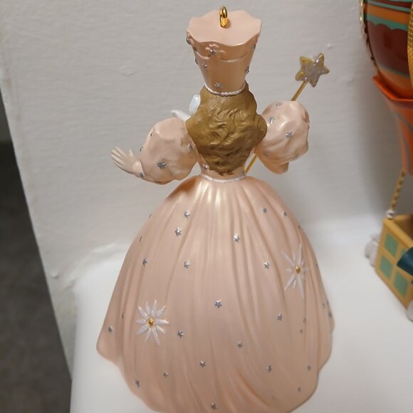 Wizard of Oz Ornaments and Figures - Glinda, Scarecrow, Munchkin, Wizard - Picture 9 of 9